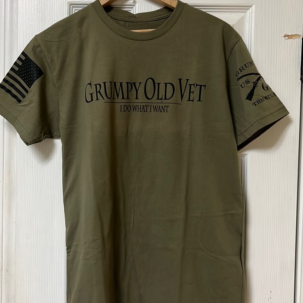 NWT Grunt Style Grumpy Vet tshirt men’s